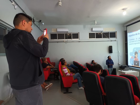 El encuentro se desarrolló en Auditorio Astronómico de la Escuela Básica Estación Baquedano.