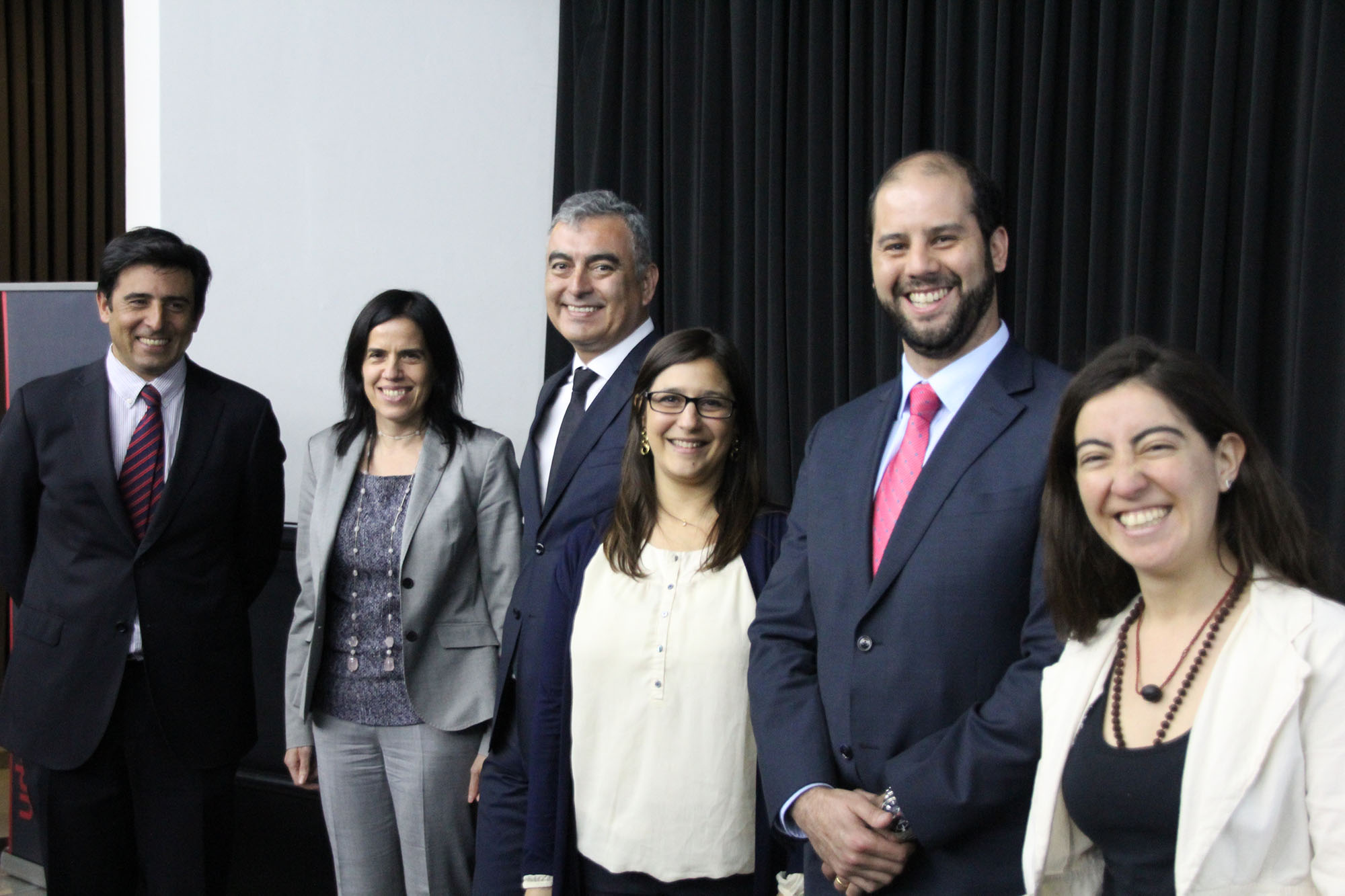 Hernán Brücher, Dominque Hervé (académica de la UDP), Mario Galindo, Magdalena Prieto, Javier Naranjo y Alejandra Donoso.